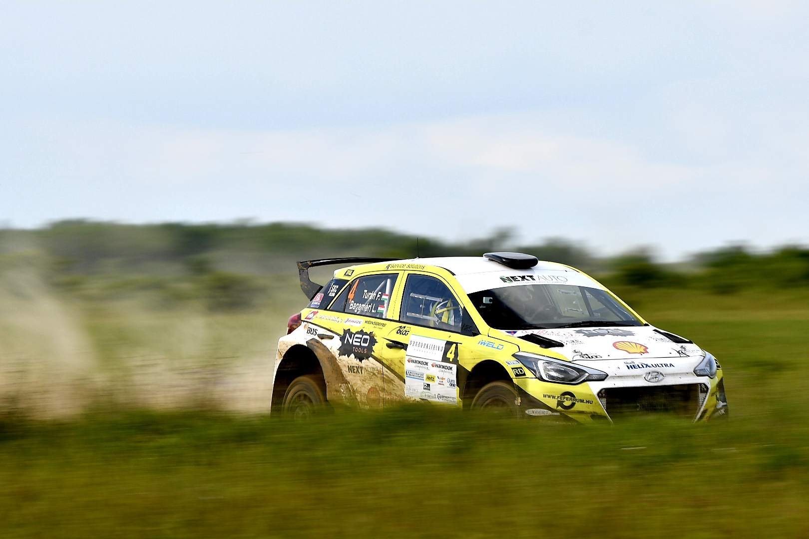 Új autóval indultunk a szezon első murvás versenyén