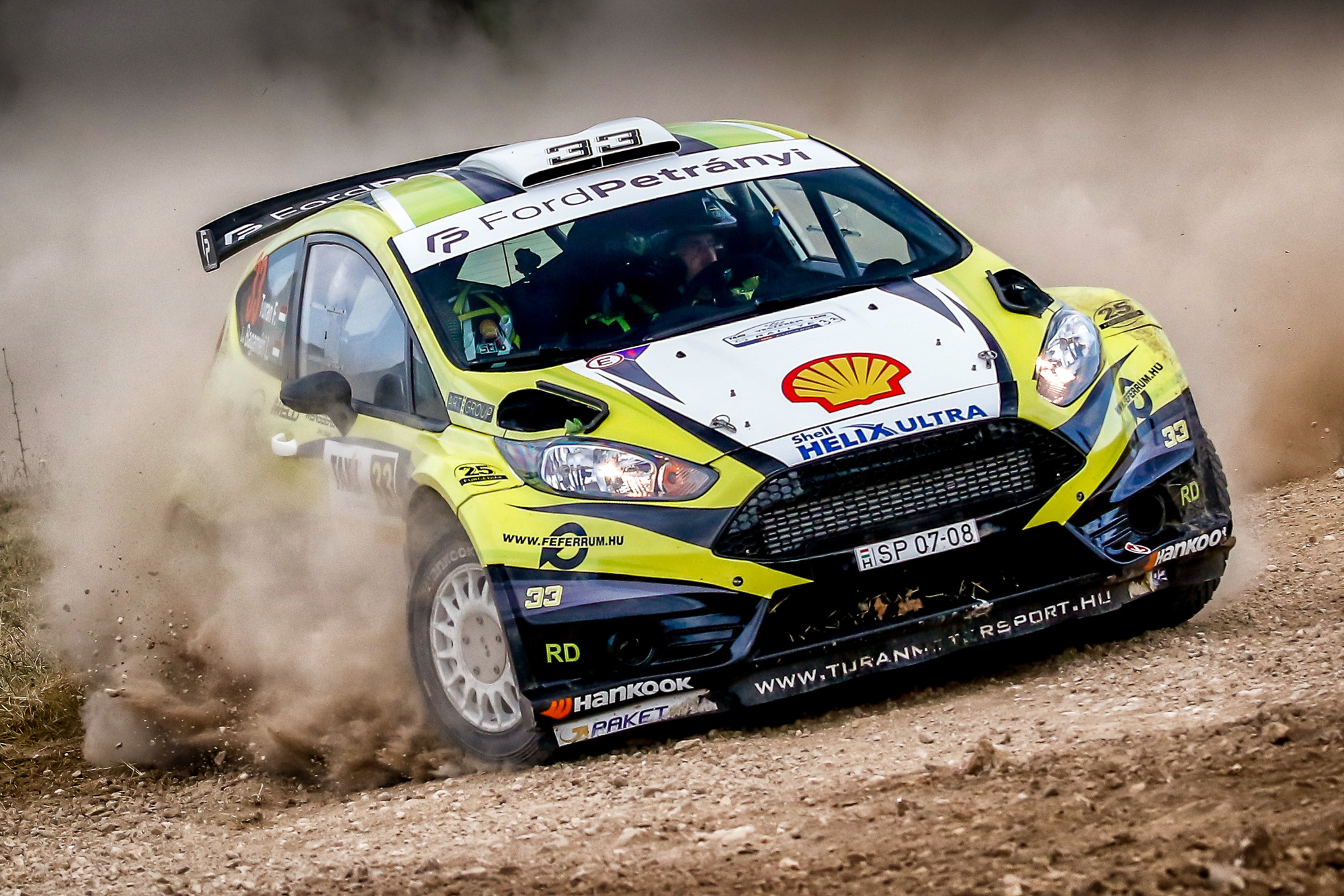 Veszprém: Egyik szemünk sír, a másik nevet