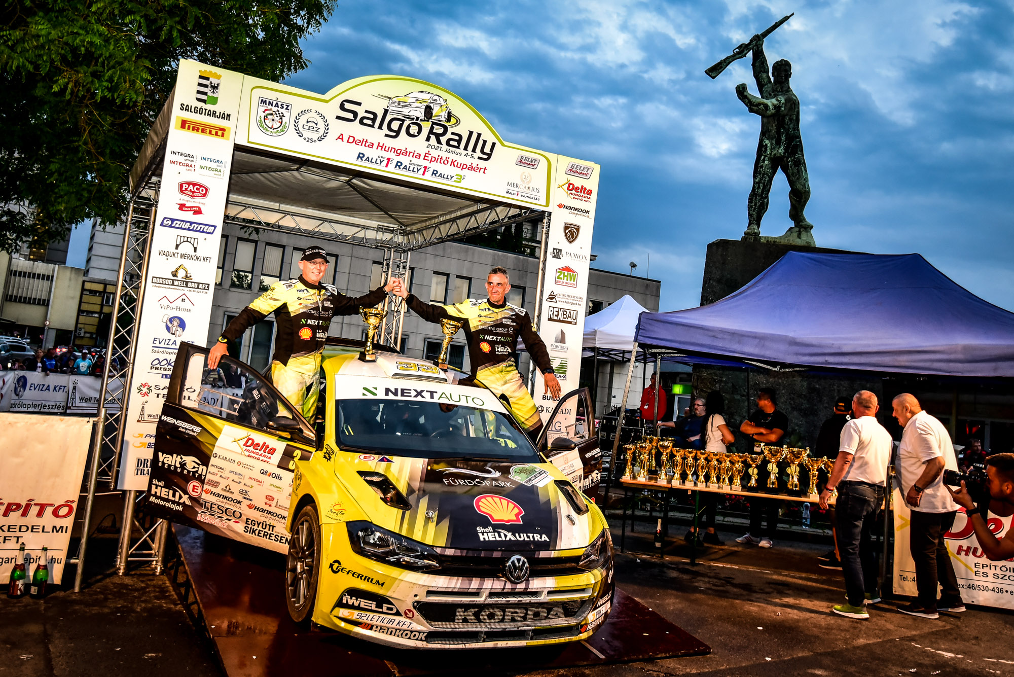 Küzdelmes versenyzés és pontszerzés a Salgó Rallye-n