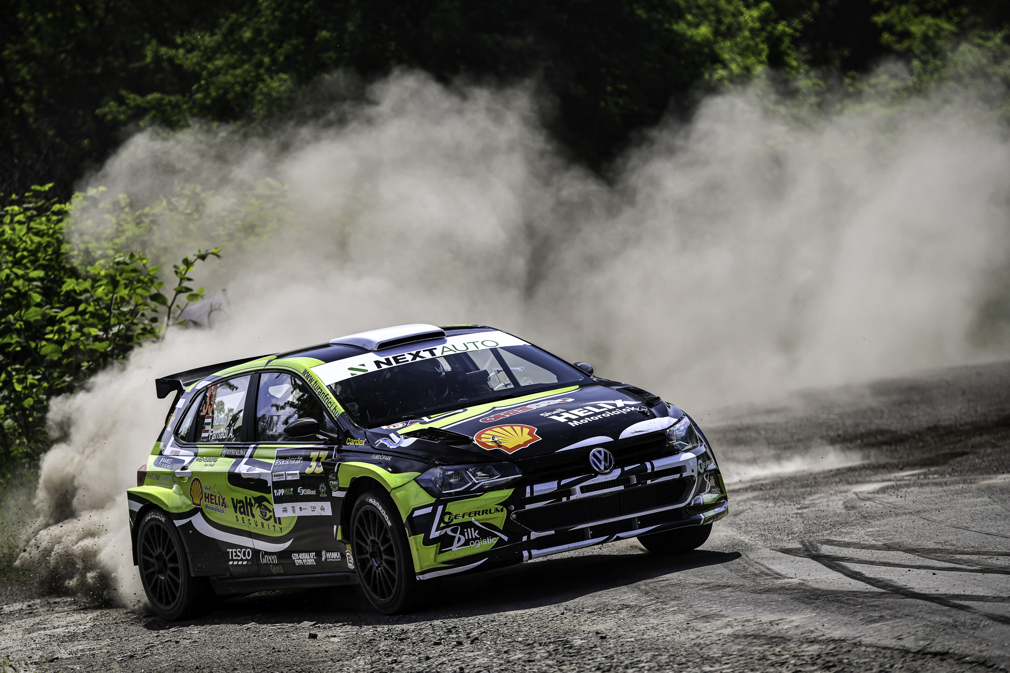 Navigátort vált Turán Frigyes