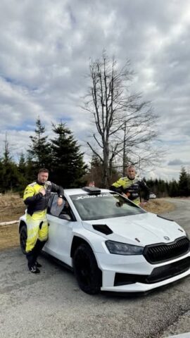 Új autóval állnak rajthoz a 2025-ös szezonban Turán Frigyesék